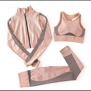 Brand New Fitness Fashion 3-pc Workout Outfit, Very elegant - new kind of fabric